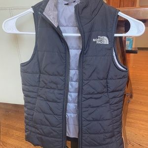 North Face kids down vest, black, size XS (6)